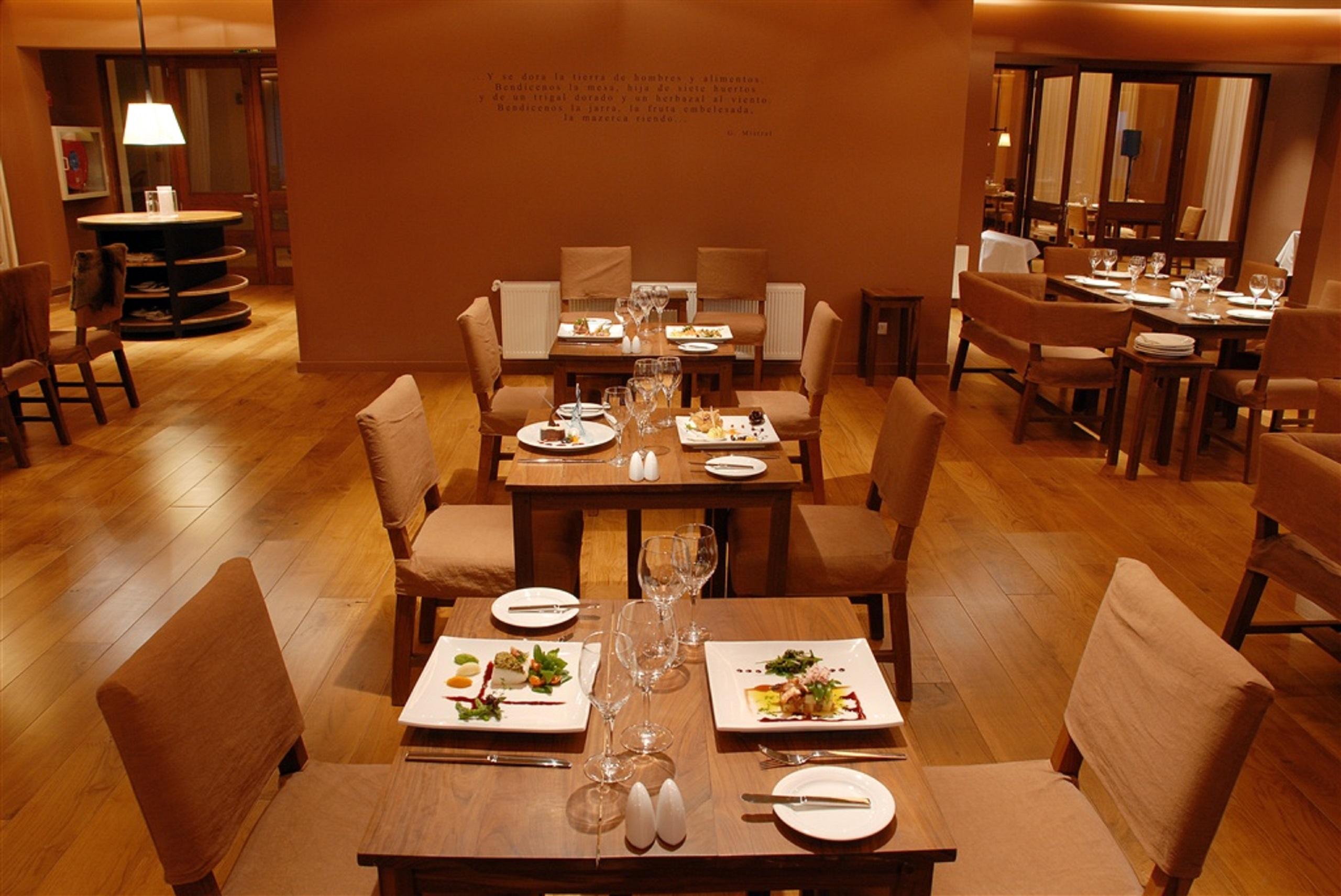 Enjoy Puerto Varas Exterior photo Restaurant in the hotel