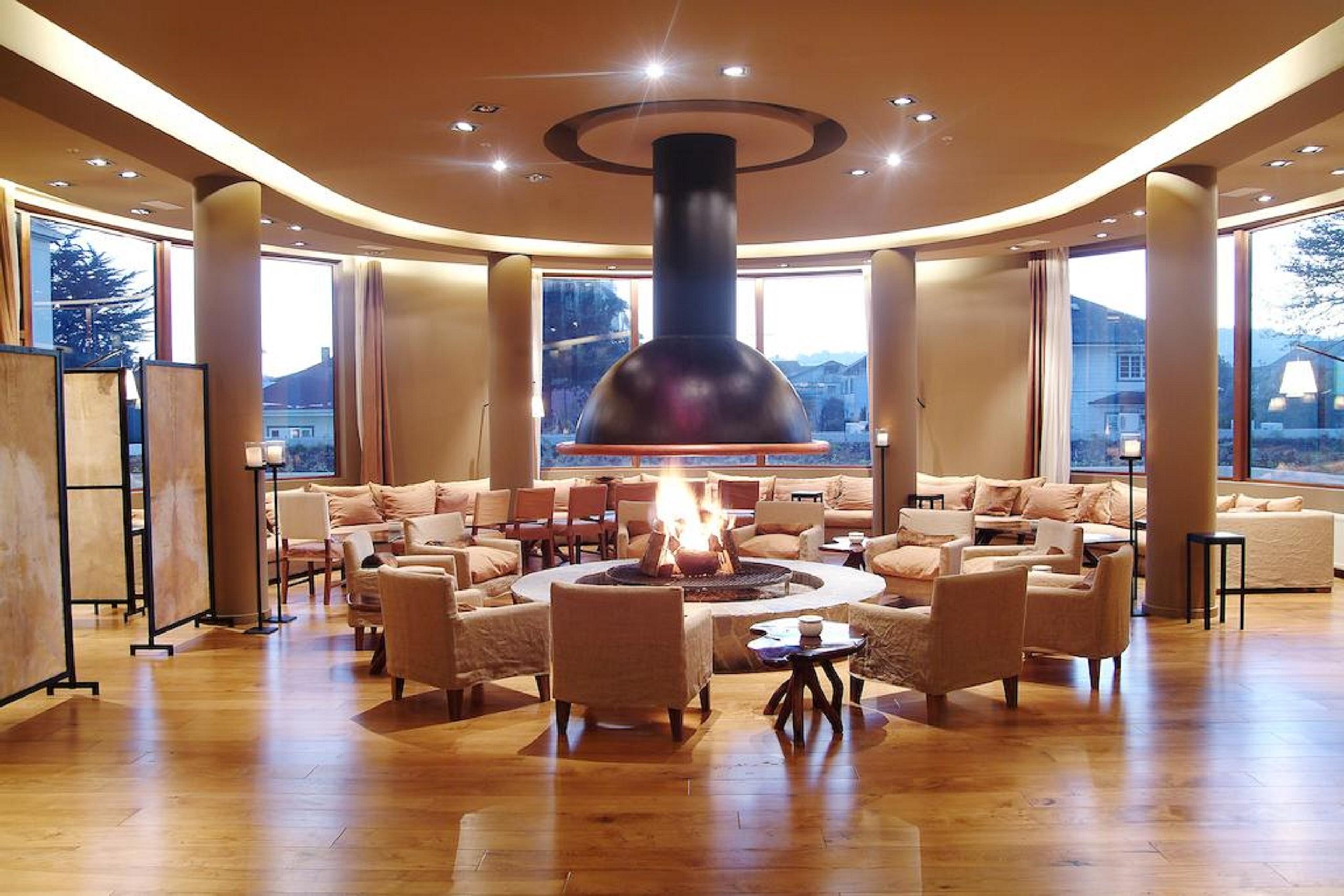 Enjoy Puerto Varas Exterior photo The lobby at the Hotel de Crillon