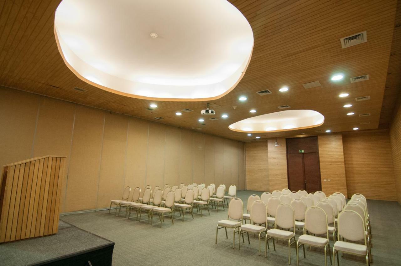 Enjoy Puerto Varas Exterior photo The interior of the conference room